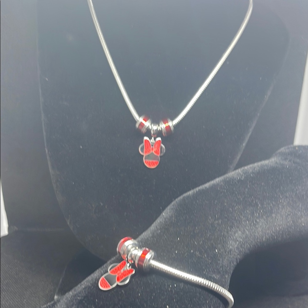 Silver and Red Jewelry Set steels